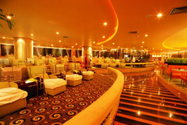 武汉街头采血按摩新潮流(武汉采血站)